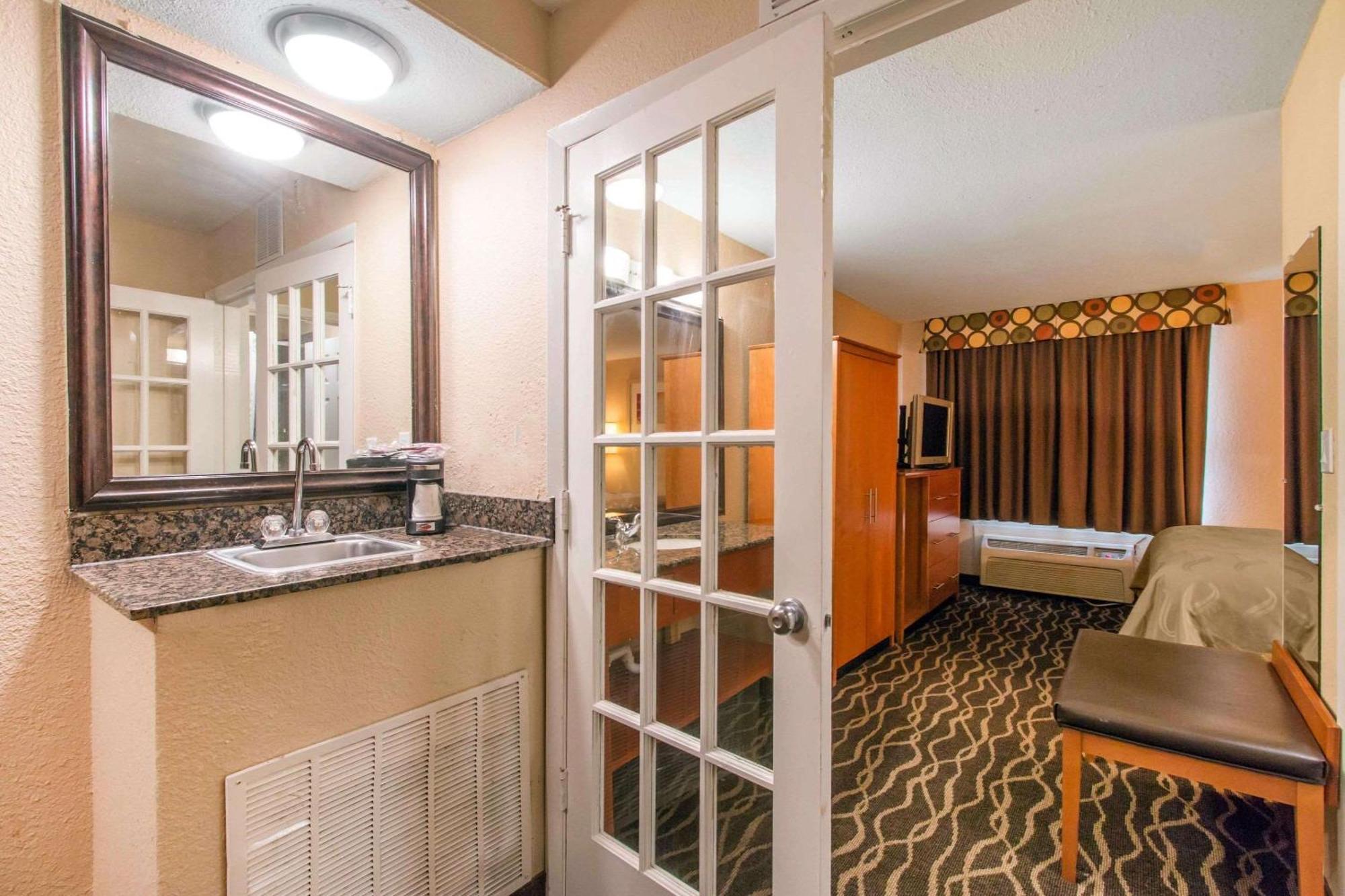 Two-Bedroom Suite with Two King Beds