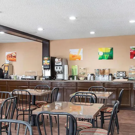 Quality Inn & Suites I-35 Near Frost Bank Center-2